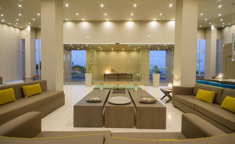 Hotel Oasis Praiamar_Reception area_2.jpg