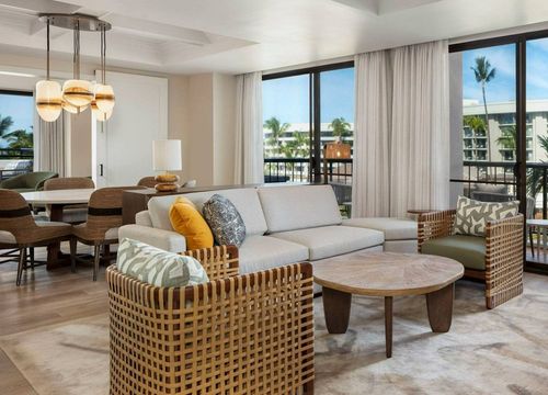 Hilton Waikoloa Village Tower Grand Rooms.jpg