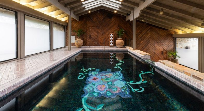 Horseshoe Bay Resort spa pool 2.jpg