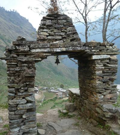 Kani at entrance to Rachyat village (1,780m)