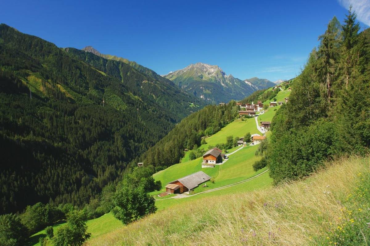 Austria - Mayrhofen - AdobeStock_65440036.jpeg