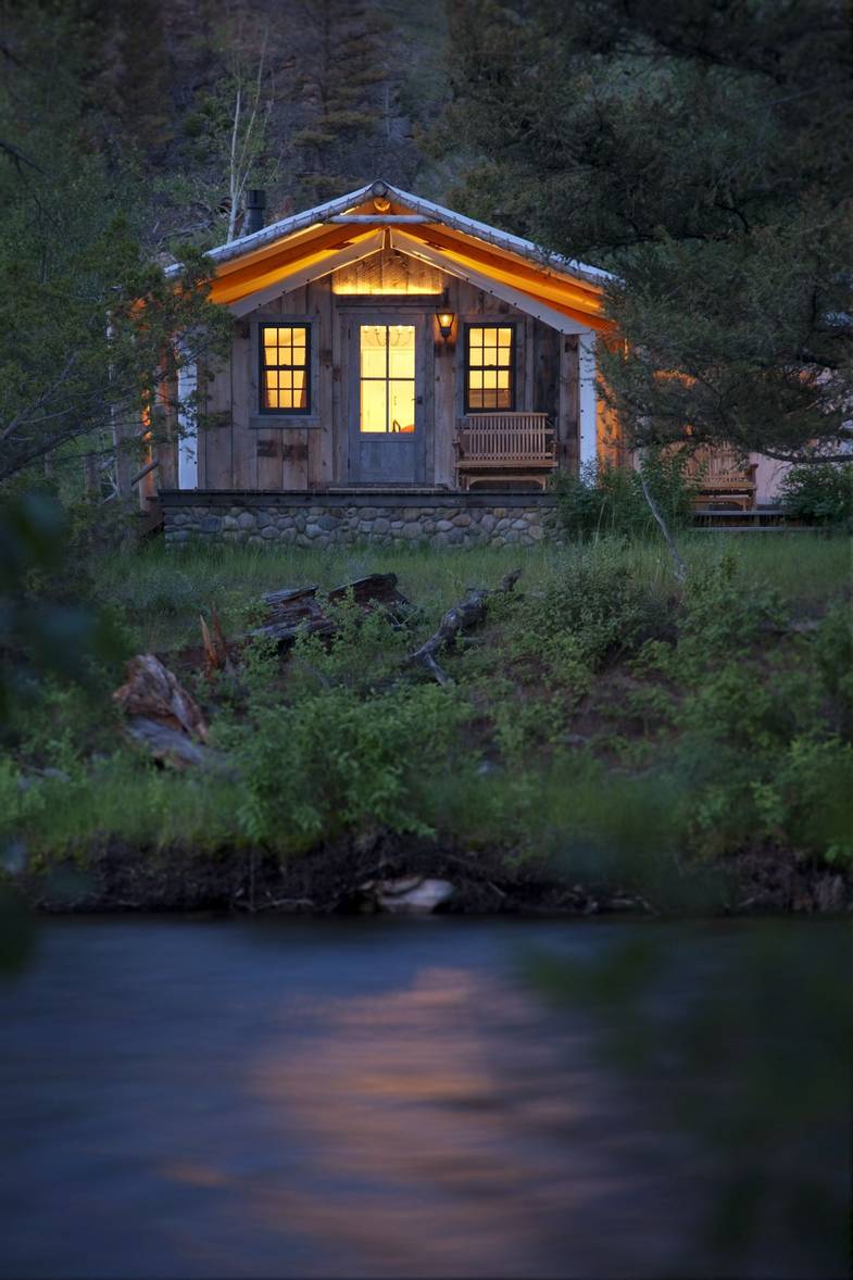 ranch-rock-creek-signature-images-Trapper-Glamping-Night.jpg