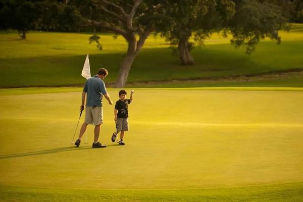 Aulani father son golf.jpg