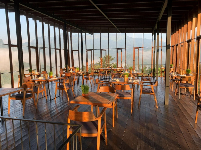 The tree-top restaurant at Santani