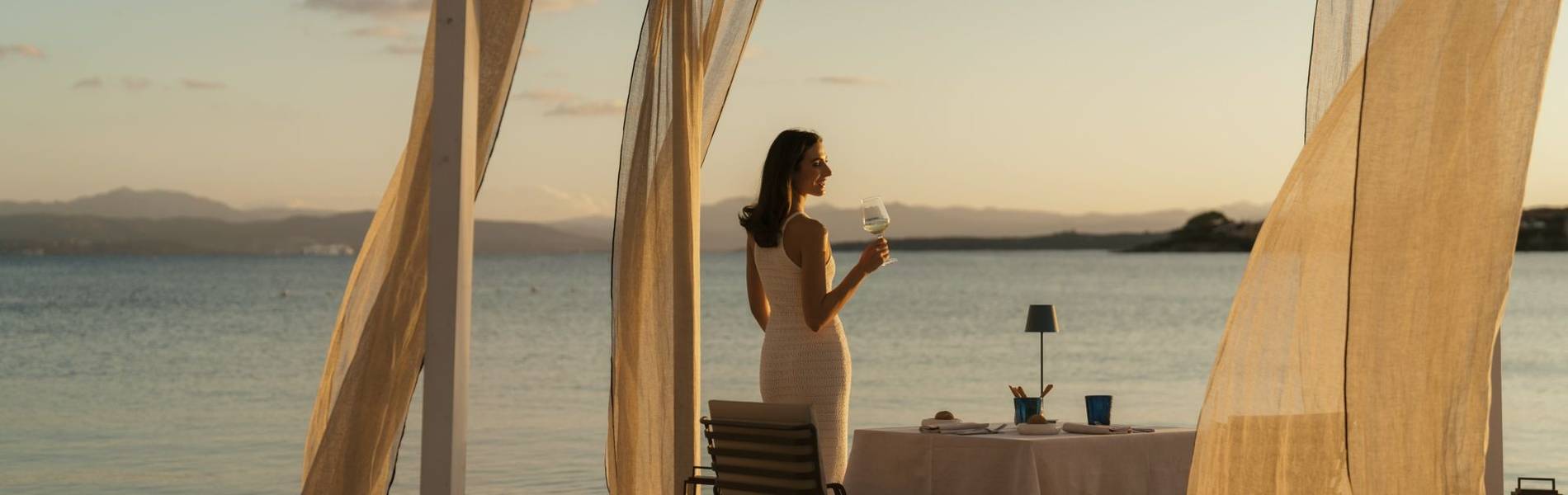 EXPERIENCE GAZEBO DINNER ONLY ONE TABLE GabbianoAzzurro36.jpg