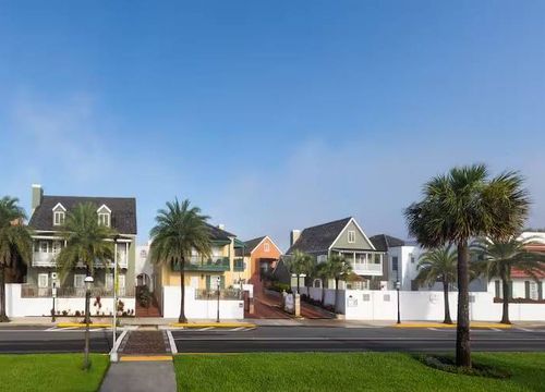 Hilton St. Augustine Historic Bayfront cottages.jpg
