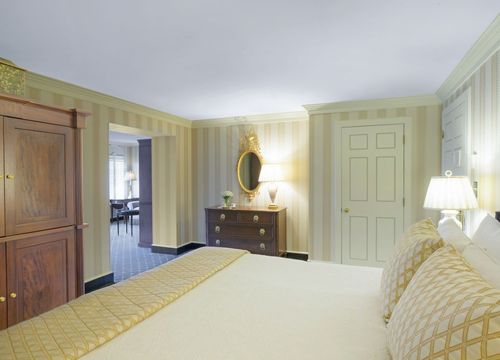 williamsburg-inn-guest-room-1.jpg