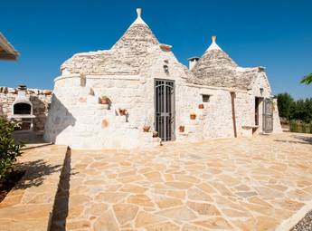 cv093_trulli_with_pool_puglia_trulli_di_bacco_010.jpg