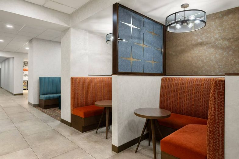 Hampton Inn Carefree booths.jpg