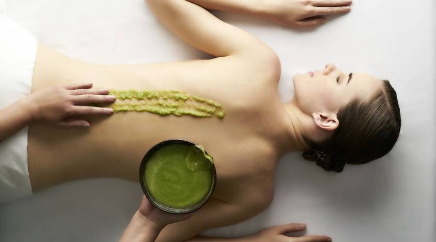 Detoxifying body scrub treatment at Chiva-Som International Health Resort