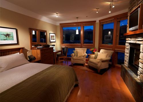 sonora-resort-Yuculta-Suite-Diamond-Room.jpg