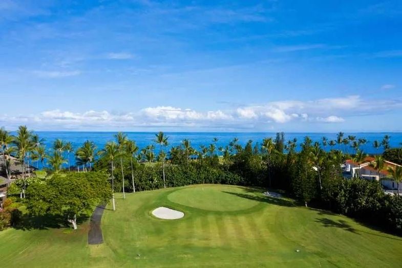 Outrigger Kona Resort & Spa Kona golf.jpg