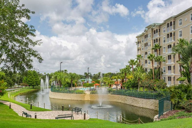 Hilton Vacation Club Mystic Dunes exterior.jpg