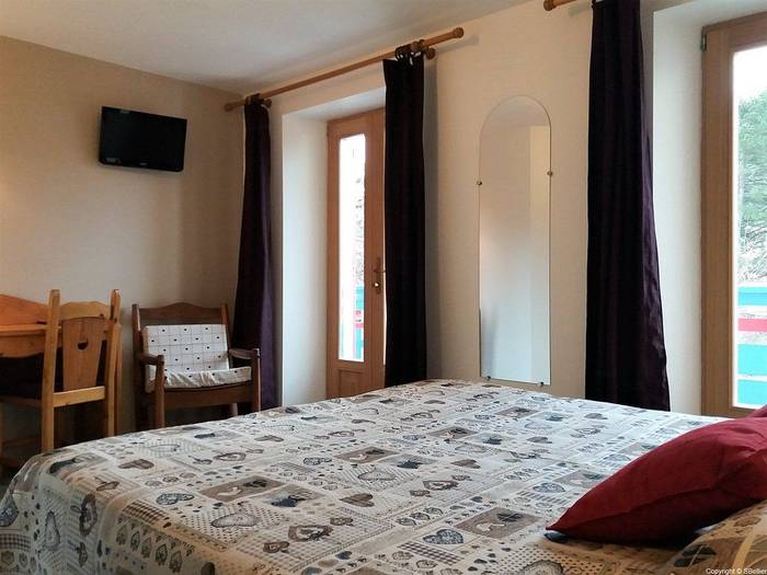 Hotel Bellier - Double Room 2.jpg