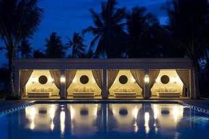 Baraza Resort - pool.jpg
