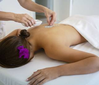 the-retreat-costa-rica-spa-massage-1.jpg
