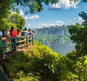 Iguazu: Hotel Stay & Tour