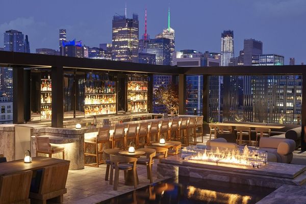 equinox-hotels-ElectricLemon-Outdoor-Rooftop-Terrace-Bar-City.jpg