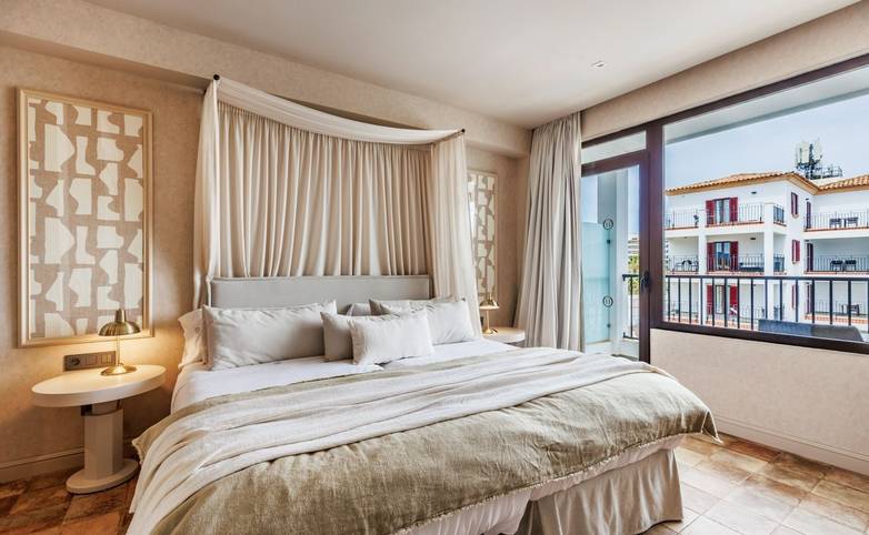 -Sea Side View Double Room used for all doublestwins, all with balcony.jpg