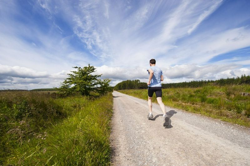 Jogging - regular exercise for a good night's sleep