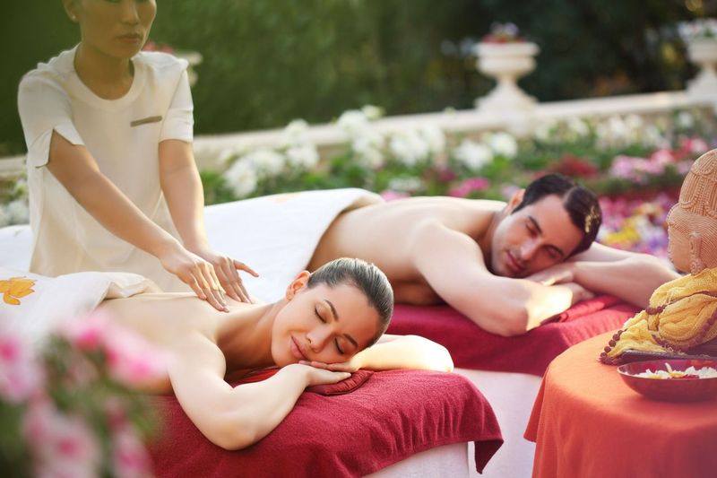 Couples detoxifying massage at Ananda in the Himalayas