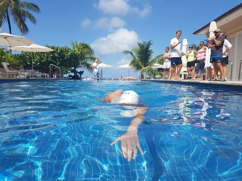 BODYHOLIDAY SWIMMING 